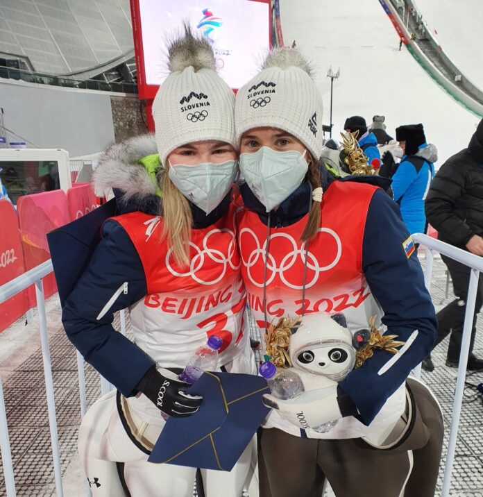 Urša Bogataj in Nika Križnar