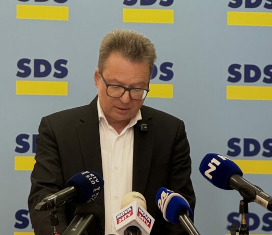 SDS podala zahtevo za sklic izredne seje glede preprečitve nasilja in kriminala s strani Romov