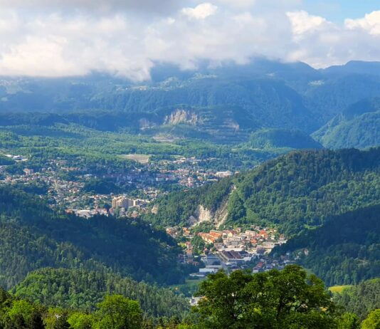 Trbovlje: 𝗡𝗮 𝗦𝗮𝘃𝗶𝗻𝗷𝘀𝗸𝗶 𝗰𝗲𝘀𝘁𝗶 𝗯𝗼 𝘇𝗿𝗮𝘀𝗹𝗼 𝟱𝟬 𝗻𝗼𝘃𝗶𝗵 𝘀𝘁𝗮𝗻𝗼𝘃𝗮𝗻𝗷