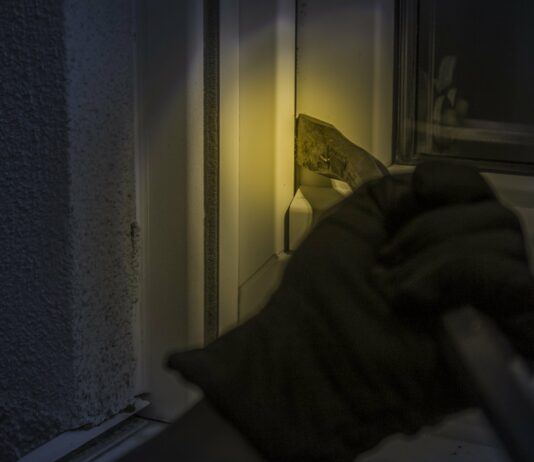 Policisti poročajo o dveh vlomih v Zasavju