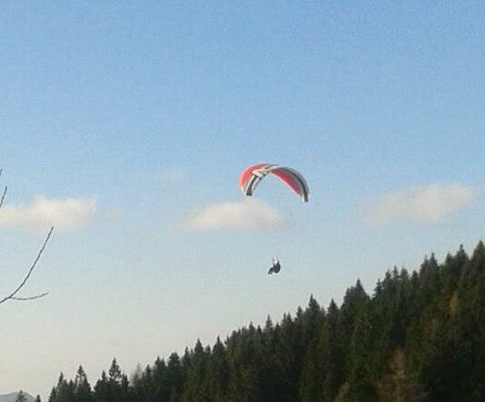 Nesreča s padalom na Kalu