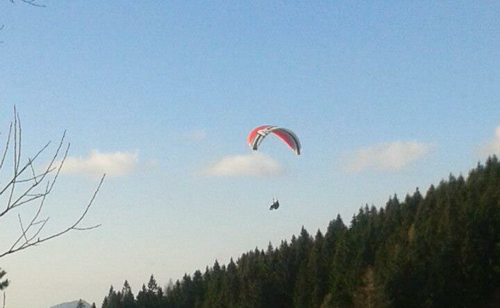 Nesreča s padalom na Kalu