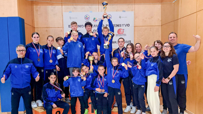MEDIJI-13A-26-KARATE KLUB TRBOVLJE Z OSMIMI MEDALJAMI DRUGI NAJUSPEŠNEJŠI KLUB NA EKIPNEM DRŽAVNEM PRVENSTVU