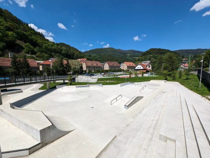 Ledenica by FB Zavod za mladino in šport Trbovlje