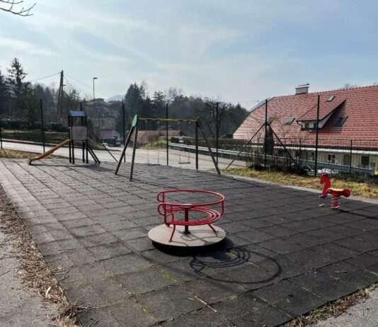 Trbovlje: Prenova otroškega igrišča