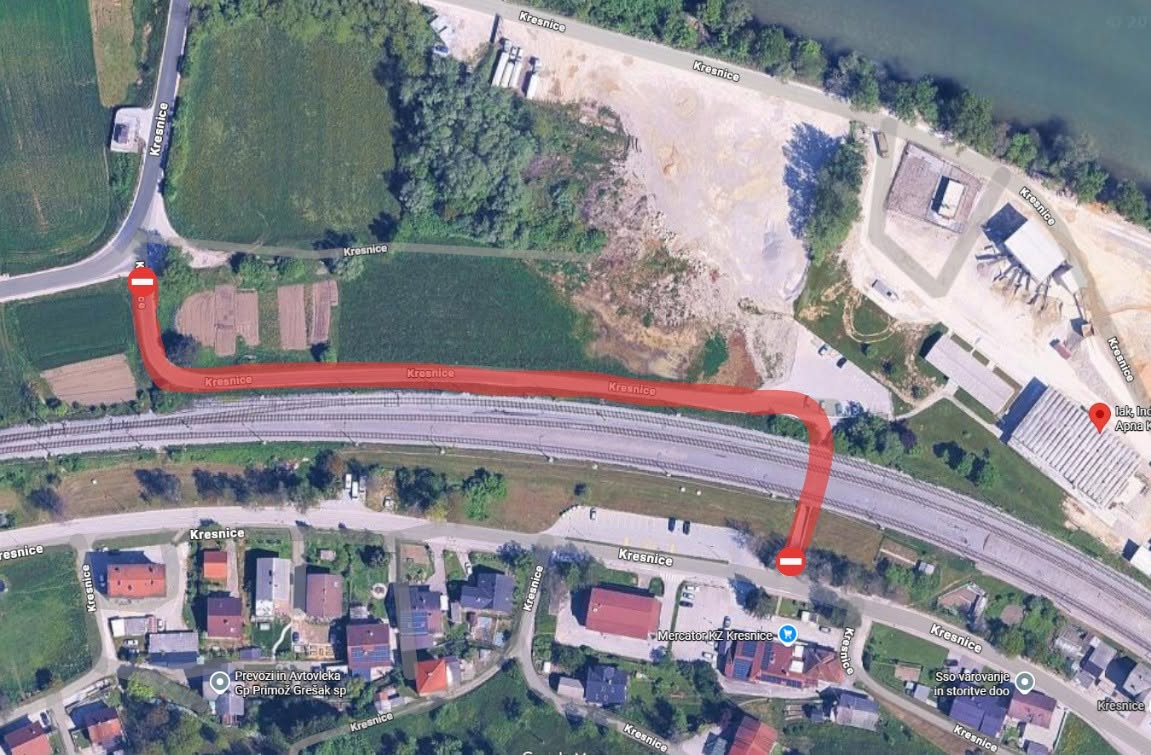 Popolna zapora ceste v Kresnicah